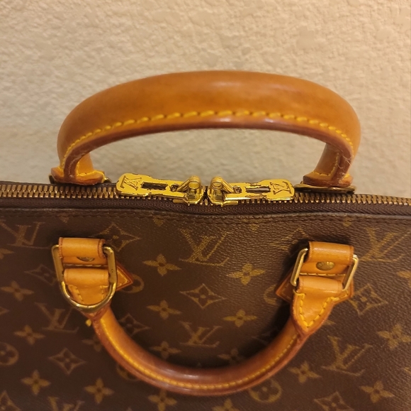 Louis Vuitton Monogram Alma - Picture 13 of 15